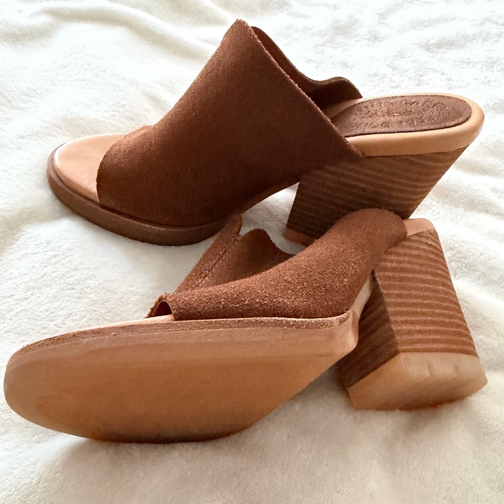 New Kork-Ease Brown Suede Block Heel Slip-On Sandals